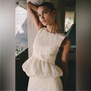 NWT ZARA TEXTURED PEPLUM TOP SIZE M 
🚨FIRM PRICE NO DISCOUNT